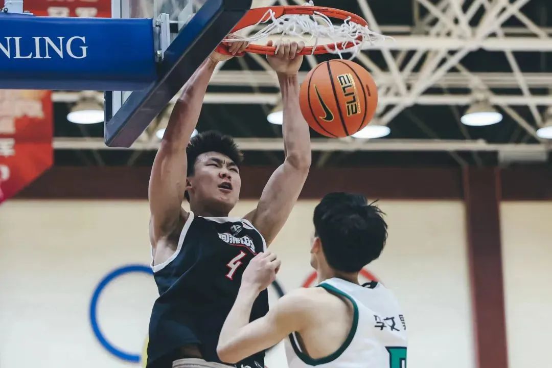 二中篮球场_二中篮球馆_鸡东二中篮球比赛冠军