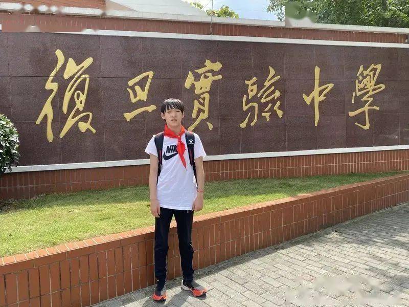 上海游泳冠军全国人有多少_上海游泳冠军全国人员名单_游泳全国冠军的上海人