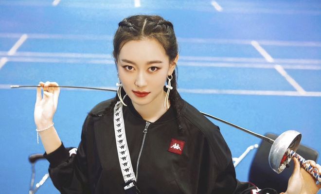 奥运会击剑女冠军_2021奥运会击剑运动员_奥运女击剑冠军程