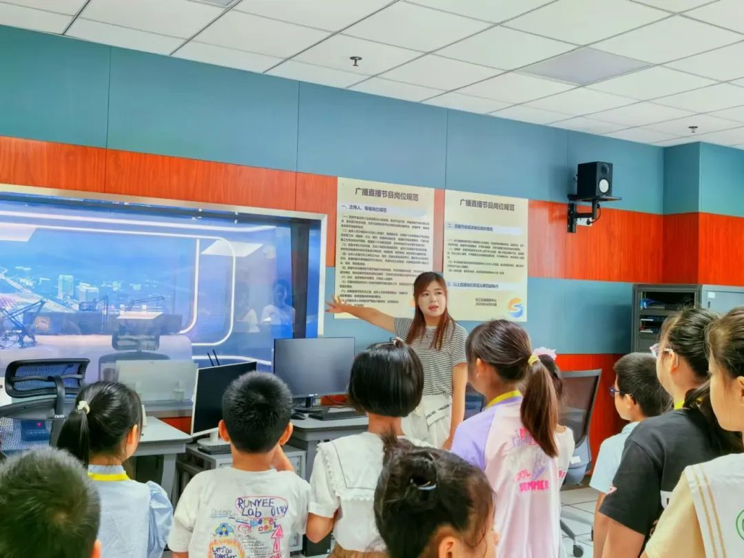 上海小学体操_体操松江小学生学什么_小学生学体操松江