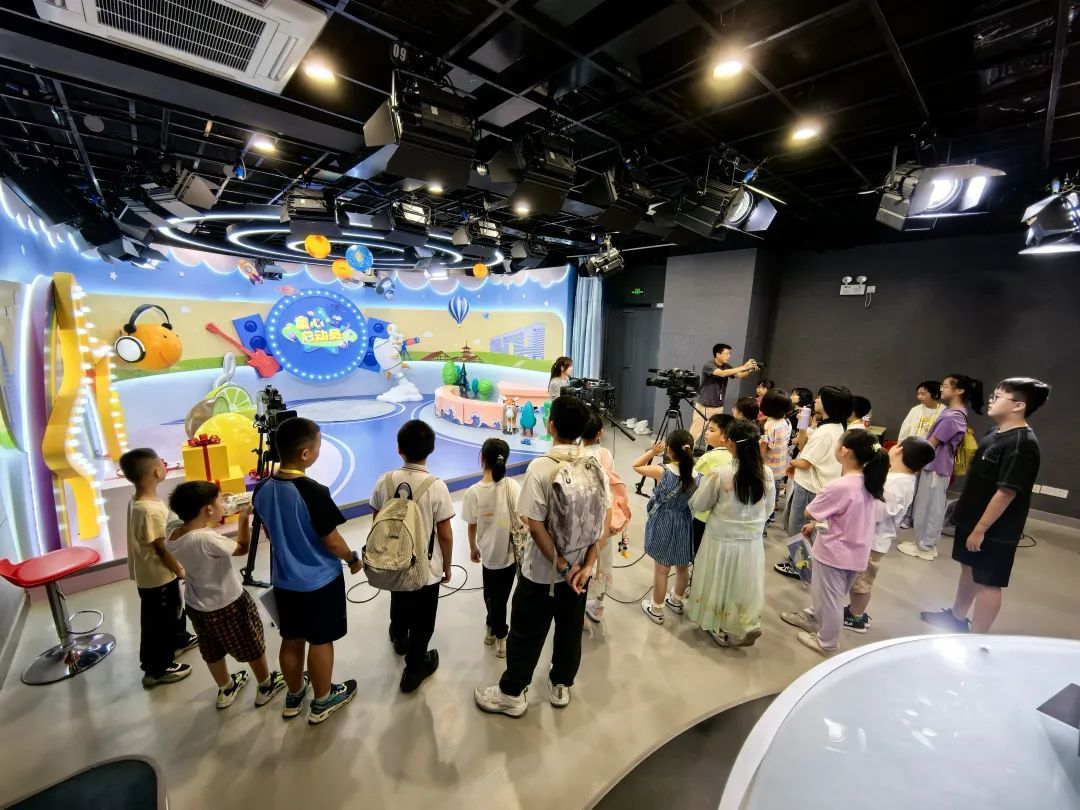 上海小学体操_体操松江小学生学什么_小学生学体操松江
