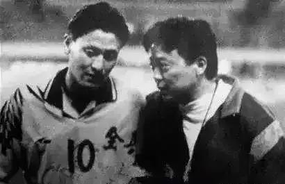 足球四川冠军是哪个队_四川夺冠球员_四川足球第一个冠军是