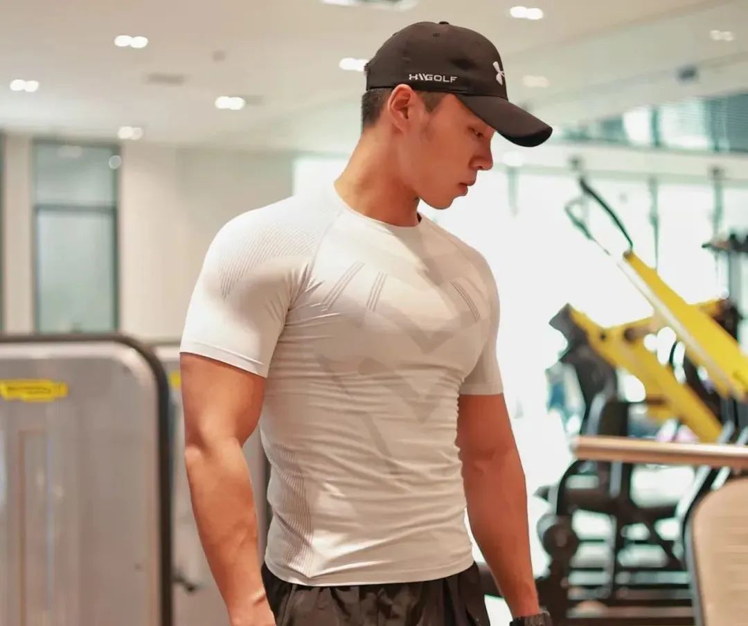 健身长袖t恤_健身房运动长袖短_冬天健身房长袖短袖