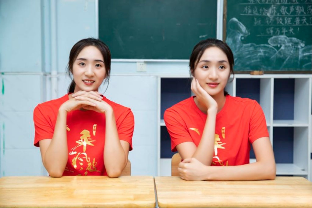 姐妹游泳被困电影_女子游泳冠军姐妹_姐妹游泳女子冠军视频
