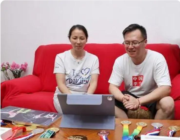 女子游泳冠军姐妹_姐妹游泳女子冠军视频_姐妹游泳女子冠军是哪一集