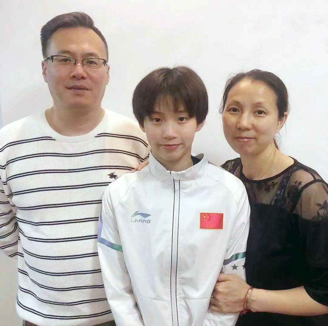 女子游泳冠军姐妹_姐妹游泳女子冠军是哪一集_姐妹游泳女子冠军视频