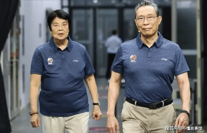 篮球历史国际最佳阵容是谁_世界篮球历史最佳阵容_篮球历史最佳球员