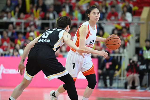 篮球历史国际最佳阵容是谁_篮球历史最佳球员_nba历史最佳国际阵容