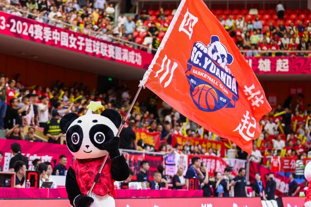 篮球历史国际最佳阵容是谁_篮球历史最佳球员_nba历史最佳国际阵容