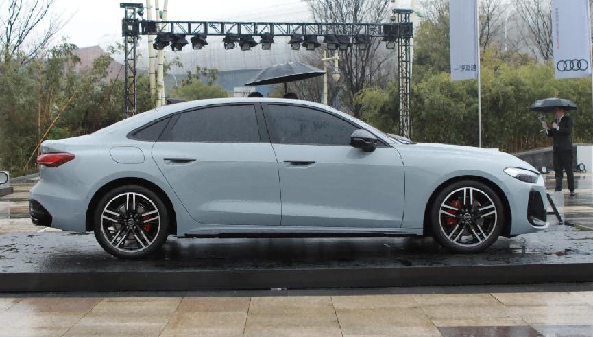 奥迪运动版suv_奥迪a4运动款_奥迪运动款轿车