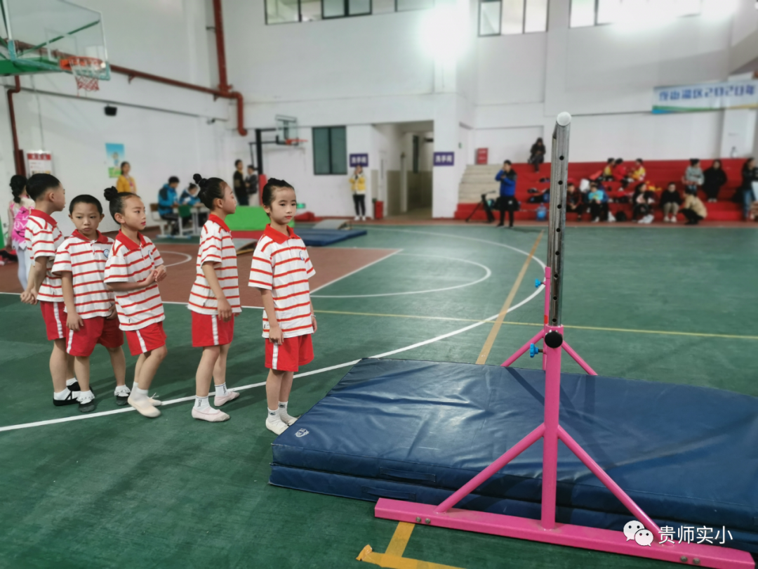 小学生体操向快乐出发_小学生做的快乐体操_体操快乐歌小学