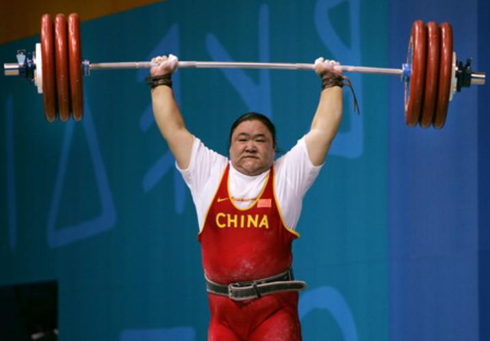 唐功红2004雅典奥运举重决赛后来居上勇夺金牌