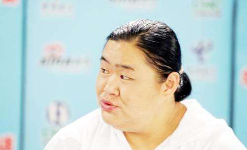山东烟台举重冠军_烟台运动员举重比赛冠军_烟台女子举重冠军